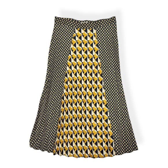 Belissa Pleated Midi Skirt‎ - Picture 1 of 6